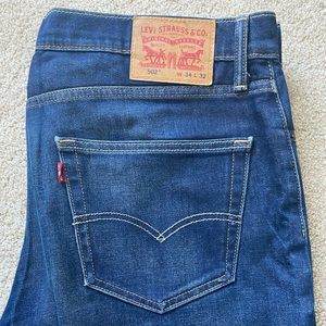 Men’s Levi tapered jeans